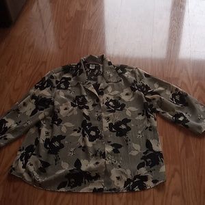 Gloria Lance Black Khaki Flowered with shimmery gold lines w/attached tank Sz 2X